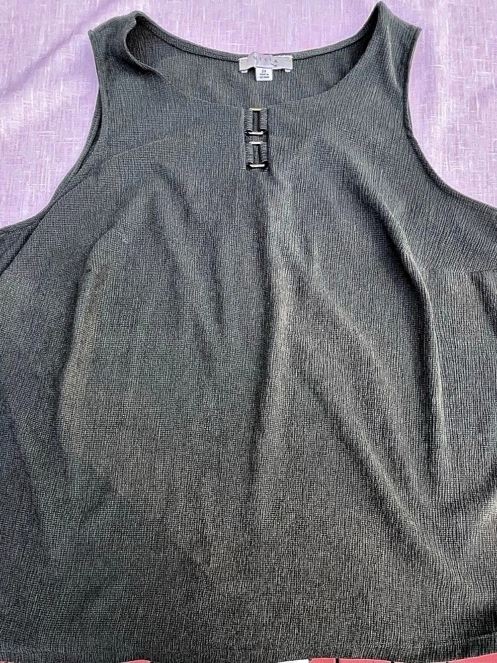 Misia Textured Sleeveless Top in Green 2X Like New. Size 2 X.